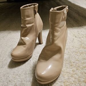 Cream leather bootie, size 6, with platform and heel